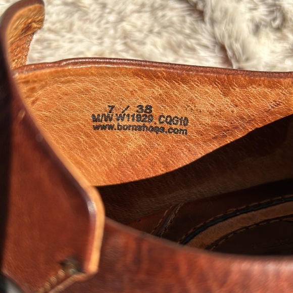 Born Ankle Boots Leather straps, chunky block heel and buckle, size 7 - Picture 8 of 9